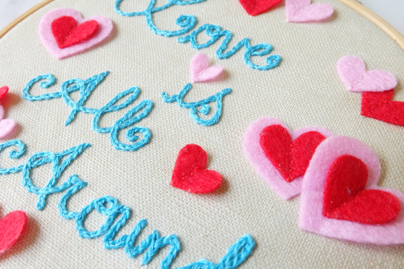 CaCa Crafts | 手工刺繡 Love is All Around 裝飾 第3張的照片