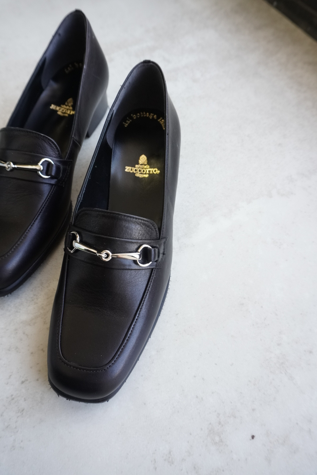 シルエット自慢のシンプルビットローファー★z556　21.5～25.5