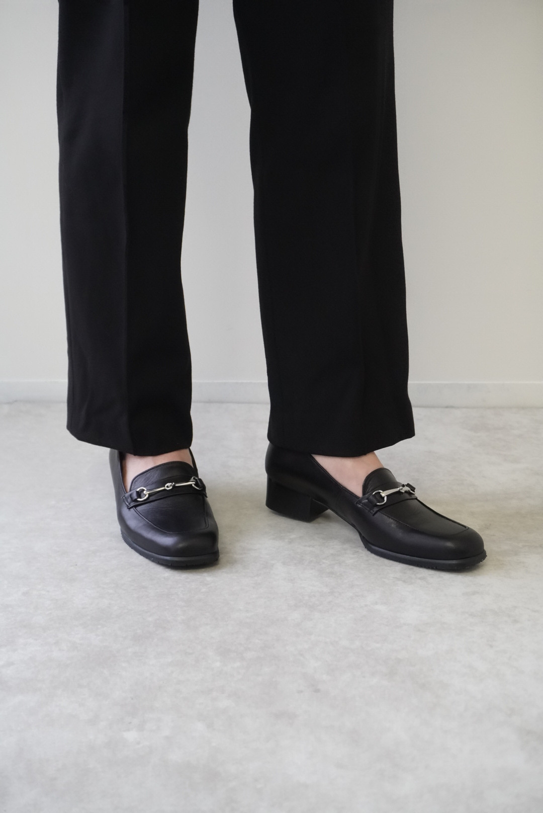 シルエット自慢のシンプルビットローファー★z556　21.5～25.5