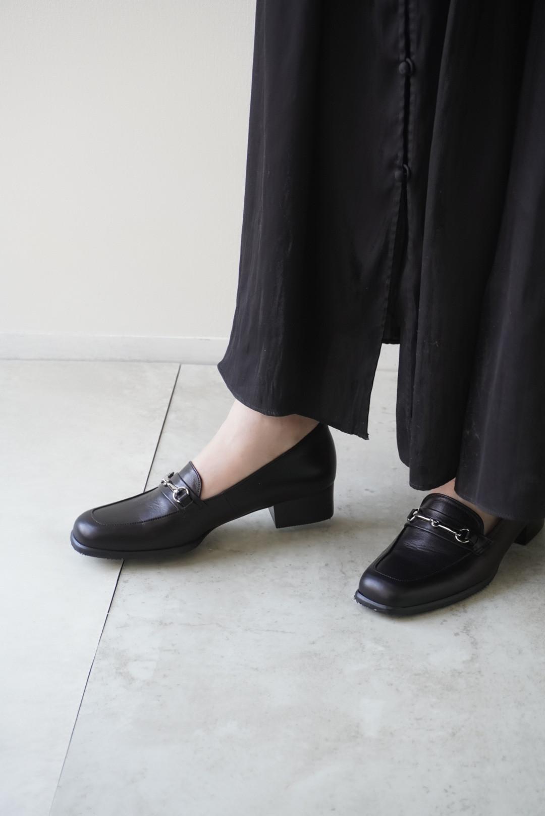 シルエット自慢のシンプルビットローファー★z556　21.5～25.5