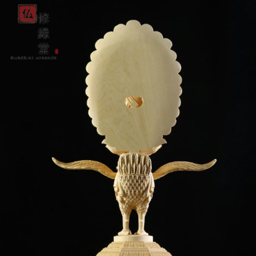 骨董品　アンティーク　木彫り工芸品　木製面　鬼面　迫力満点　彫り師名あり 大迫力 木彫り 仏像 孔雀明王座像 孔雀仏母 彫刻 一刀彫 天然木檜材 CF
