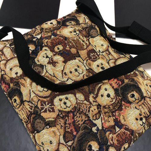 ビギナークリエイター価格】ゴブラン織のクマちゃんショルダーバッグ