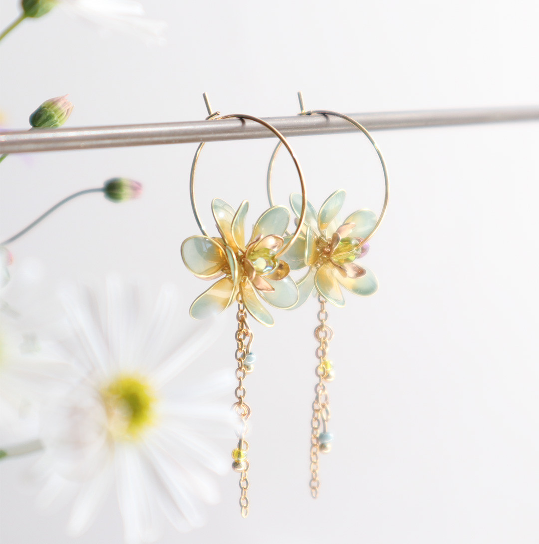 春待つ花耳飾り　黄色と緑