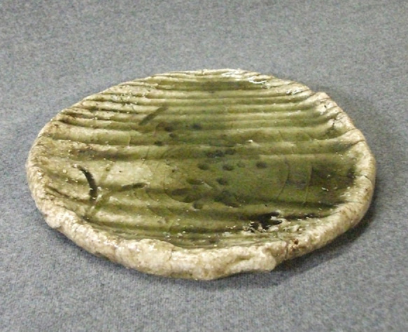 バーゲン Natural ash dish 福袋 灰釉皿 ペア 杉板 斬新 送料２割引き 陶宝石アクセサリー1個進呈 13枚目の画像