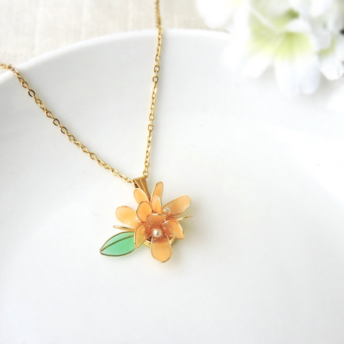 小さな花ネックレス(桜色) ネックレス・ペンダント Lab407 小さな花ネックレス(桜色) ネックレス・ペンダント Lab407
