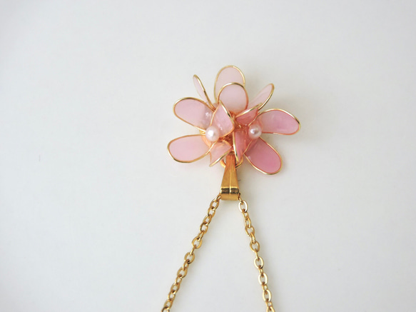 小さな花ネックレス（桜色） 4枚目の画像