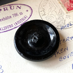 【送料無料】1個 1930s チェコ製 アンティーク ヴィンテージ 黒ガラスボタン 素材 [EY8469A] 4枚目の画像