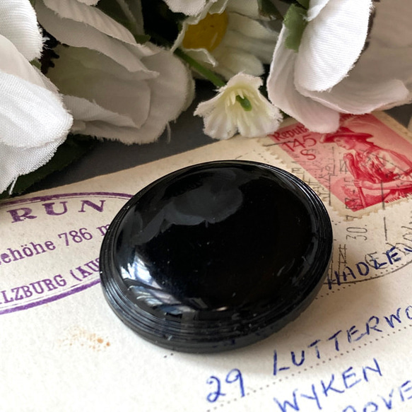 【送料無料】1個 1930s チェコ製 アンティーク ヴィンテージ 黒ガラスボタン 素材 [EY8469A] 1枚目の画像