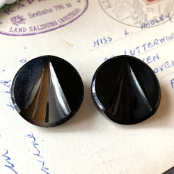 【送料無料】2個 1930s チェコ製 アンティーク ヴィンテージ 黒ガラスボタン 素材 [EY8471] 4枚目の画像