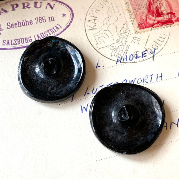 【送料無料】2個 1930s チェコ製 アンティーク ヴィンテージ 黒ガラスボタン 素材 [EY8472A] 4枚目の画像
