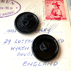 【送料無料】2個 1930s チェコ製 アンティーク ヴィンテージ 黒ガラスボタン 素材 [EY8476] 4枚目の画像