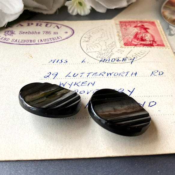 【送料無料】2個 1930s チェコ製 アンティーク ヴィンテージ 黒ガラスボタン 素材 [EY8476] 3枚目の画像