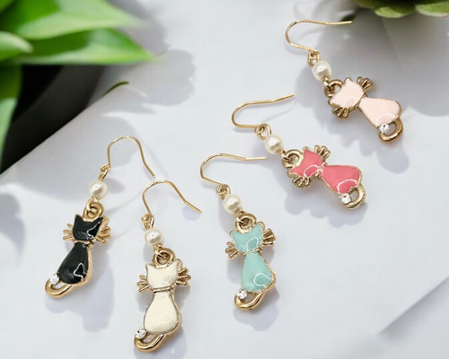 ちびにゃんこピアス 019】チビにゃん ピアス（フック・チェーン） IZUMONEKO 通販