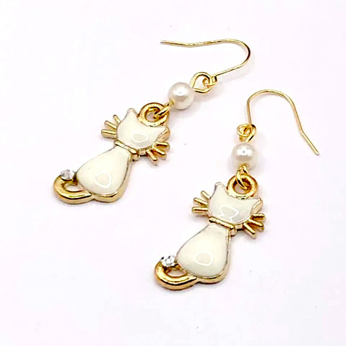 ちびにゃんこピアス ちびにゃんこピアス