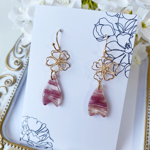 お花を使ったレジンピアス イヤリング ピアス（フック・チェーン