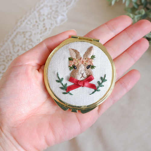 不機嫌うさぎ▽手刺繍コンパクトミラー 手鏡 Szal 通販 15532077