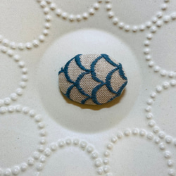 ブローチ（花・ミナペルホネン生地使用・ハンドメイド