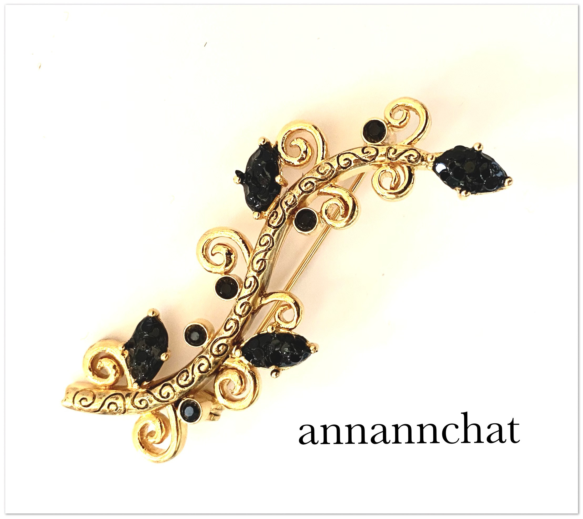 【ビンテージ　ラインストーン 　ブラック・ゴールド　 ブローチ】