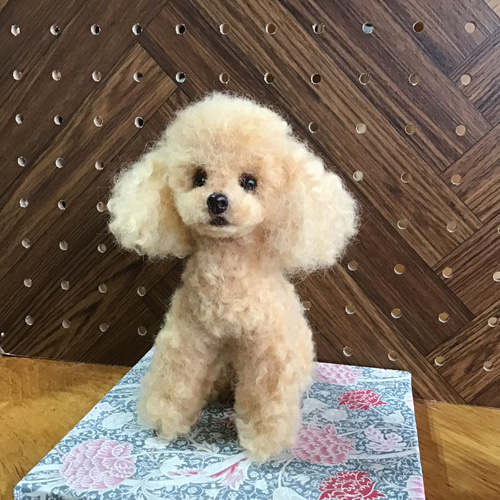 Gaby Schlotz お座りしている犬 作家もの 可愛い〜☺️Luckちゃん♡ おすわりと立ち姿の2ポーズでオーダー