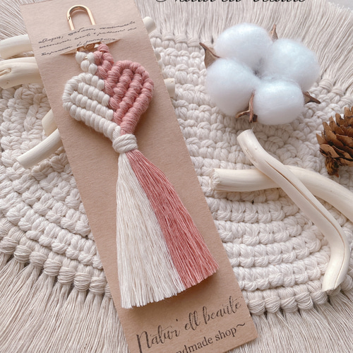 ピンクハートマクラメチャーム ピンクアーモンド♡ マクラメ ハートバッグチャーム キーホルダー