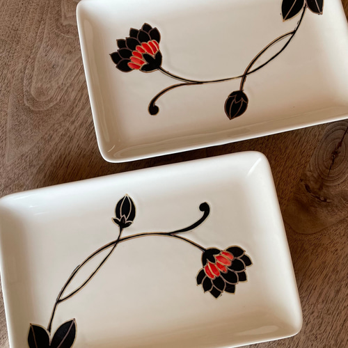 flor フロル赤と黒の花 長角皿 松尾摂子絵 長皿 ichinokura豊泉窯 通販