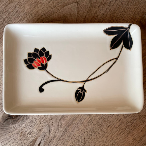 flor フロル赤と黒の花 長角皿 松尾摂子絵 長皿 ichinokura豊泉窯 通販