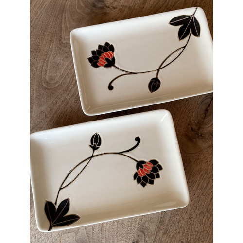 flor フロル赤と黒の花 長角皿 松尾摂子絵 長皿 ichinokura豊泉窯 通販