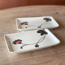 flor フロル赤と黒の花 長角皿 松尾摂子絵 長皿 ichinokura豊泉窯 通販