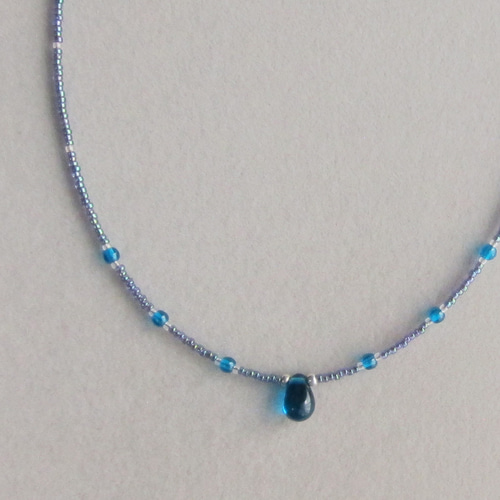 アクアブルー ガラス ビーズ ネックレス 水色 ライトブルー