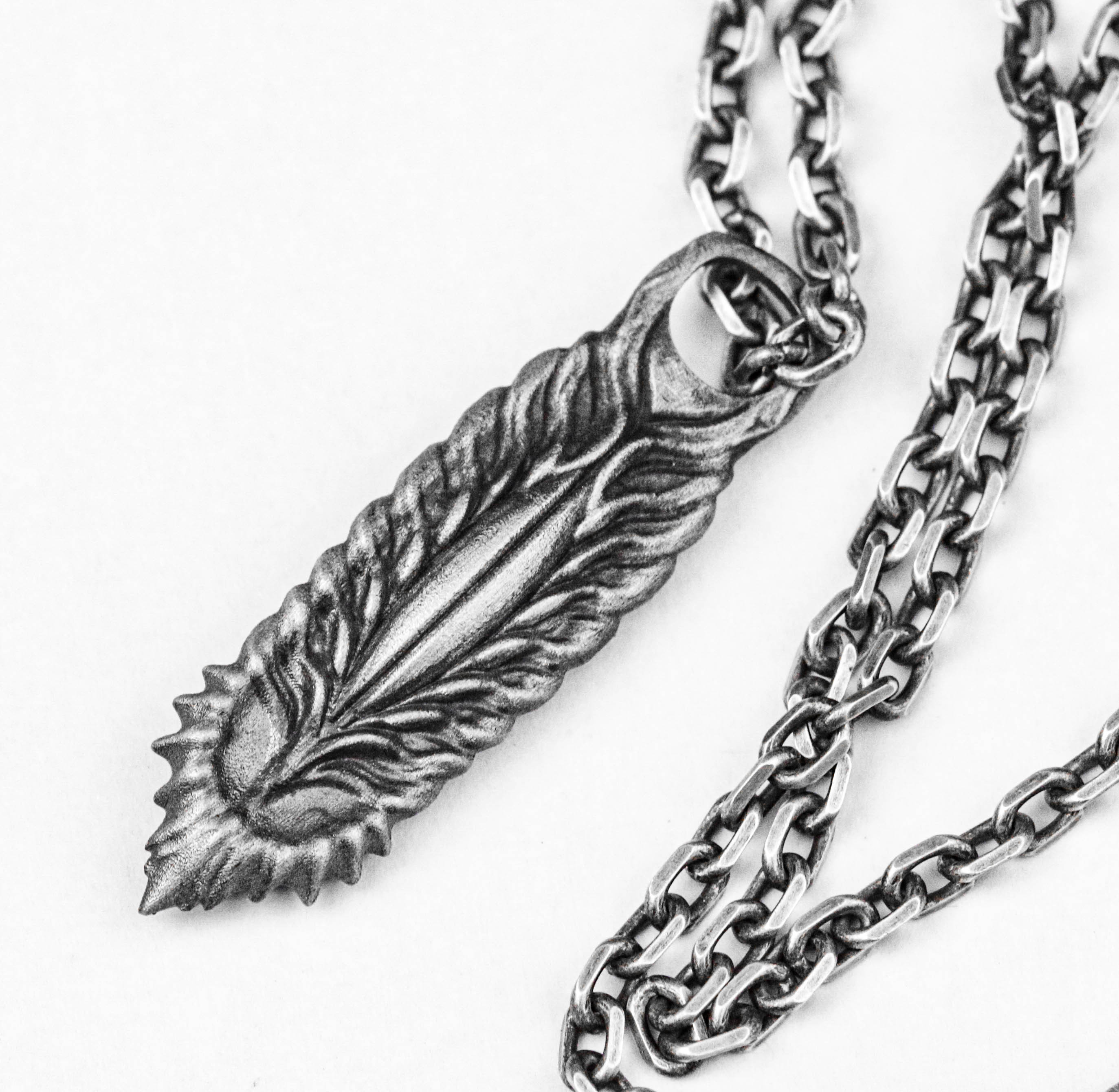 孔雀の目のシルバーペンダント、東洋の神鳥の絶妙なネックレス、縁起の良い神眼の孔雀、女の子のためのシルバーのネックレス