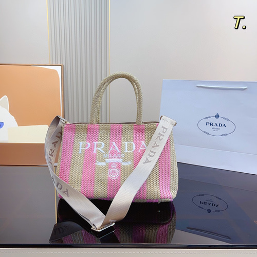 ☆PRADA☆プラダ ロゴ刺繍 かぎ針編み ショッピングバッグ ☆PRADA☆プラダ ロゴ刺繍 かぎ針編み ショッピングバッグ
