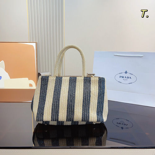 Pradaプラダ編み草ハンドバッグ&トートバッグのショッピング