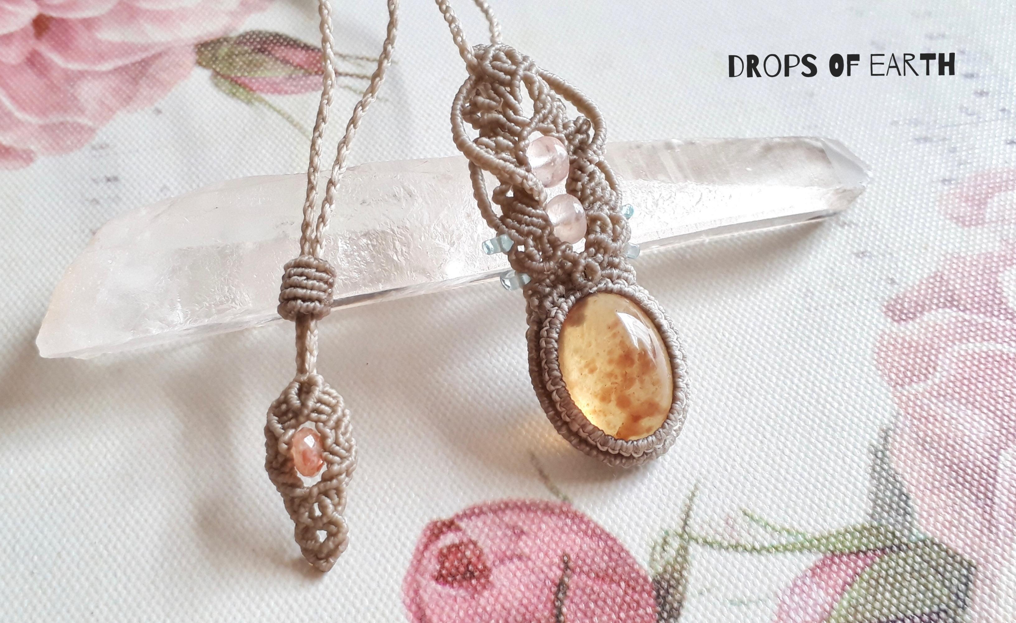 ブルーアンバーのマクラメペンダント