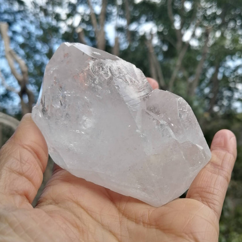 送料無料】ブラジル産水晶原石 ポイント クラスター 浄化 226.8g