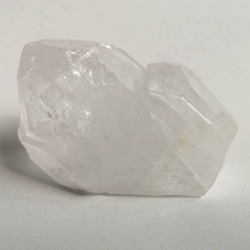 送料無料】ブラジル産水晶原石 ポイント クラスター 浄化 226.8g