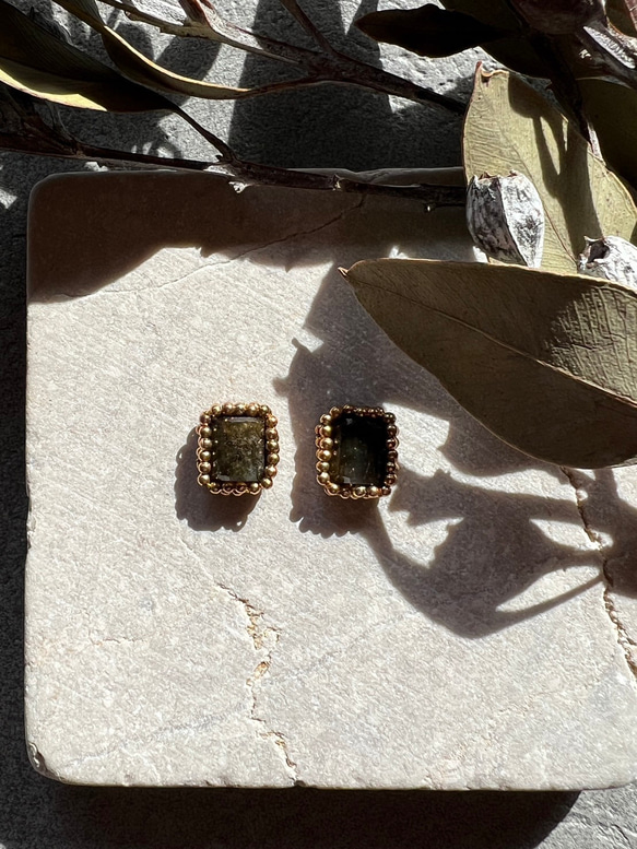 〈天然石〉華奢なラブラドライトのピアス＆イヤリング 1枚目の画像