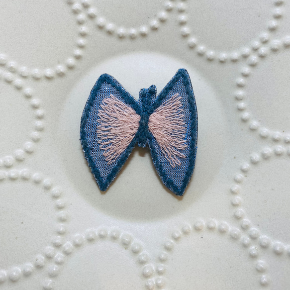ブローチ（ちょうちょ・ミナペルホネン生地使用・ハンドメイド 