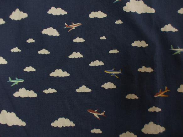 紺地×雲＆飛行機柄プリント メンズ台衿付き長袖シャツ Lサイズ 綿100％ 受注生産 6枚目の画像