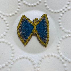 ブローチ（花・ミナペルホネン生地使用・ハンドメイド） ブローチ