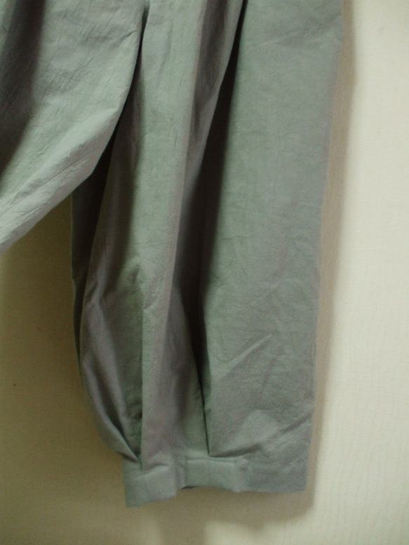 薄いグレー色 シワ加工生地 股上深めダボダボパンツ　Ｍ～ＬＬサイズ　綿１００％　受注生産 3枚目の画像