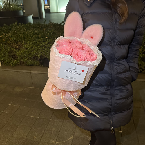 グリッターローズのうさぎブーケ ワンホンブーケ・花束 ピンクうさぎ