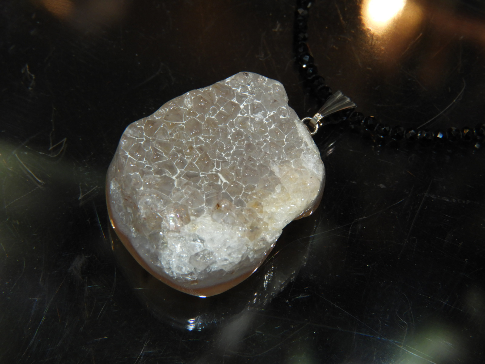 チョット個性的！ジオードメノウのトップ！メイドインジャパン！　天然石　１