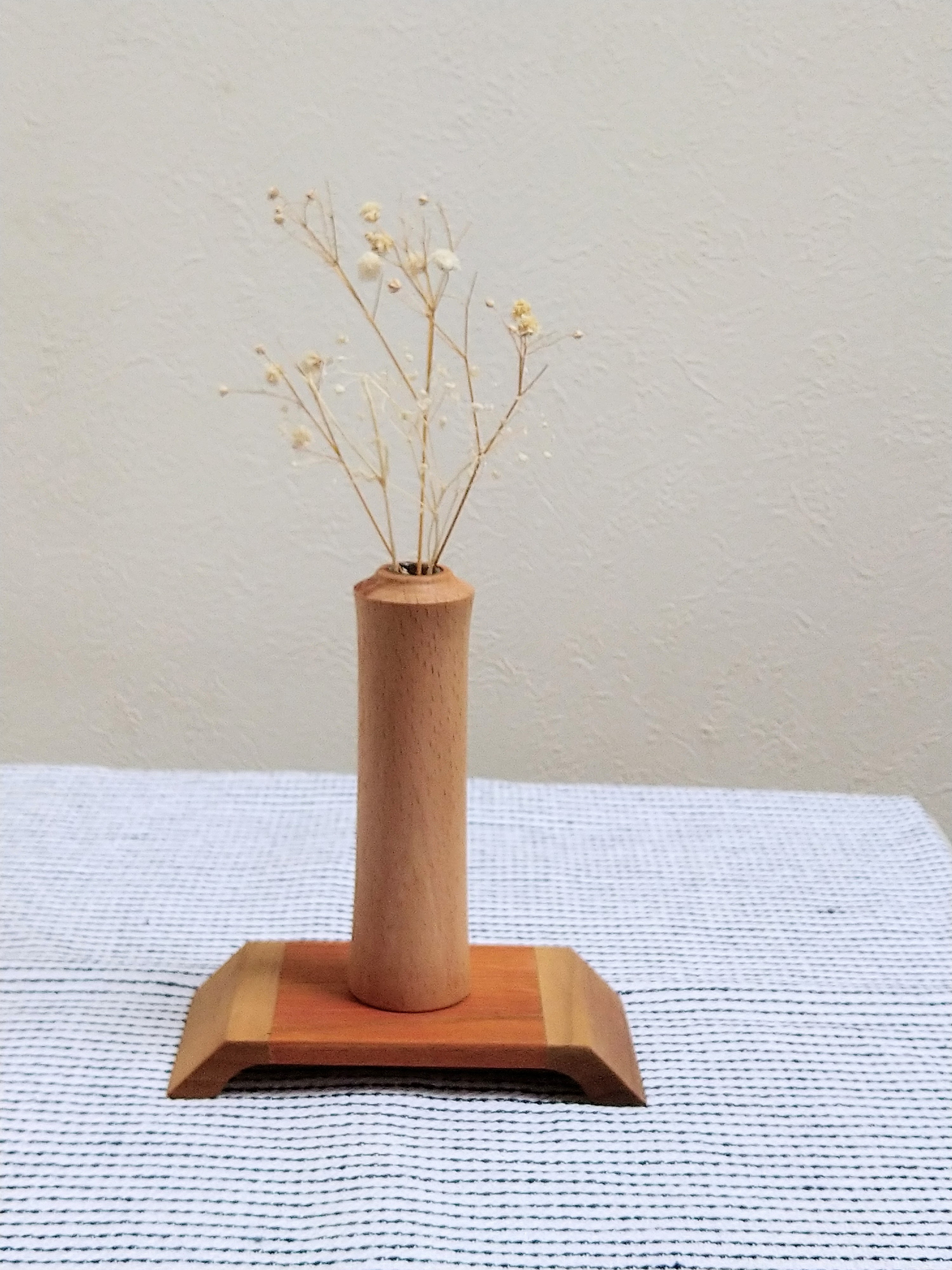 陶器製 山水画 花瓶 木製台座付き 陶器製 山水画 花瓶 木製台座付き