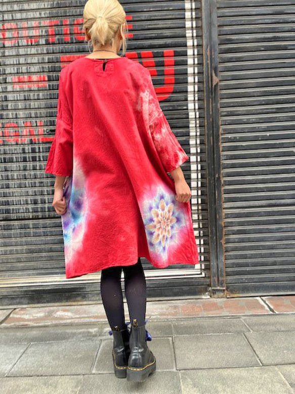 紮染寬鬆連身裙，溫柔深紅色，夢幻柔和曼陀羅 HD18-75 第5張的照片