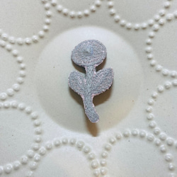 ブローチ（花・ミナペルホネン生地使用・ハンドメイド