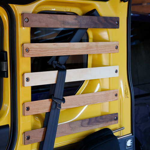 ホンダN-VAN用リアクォーターユーティリティナットを使った木製