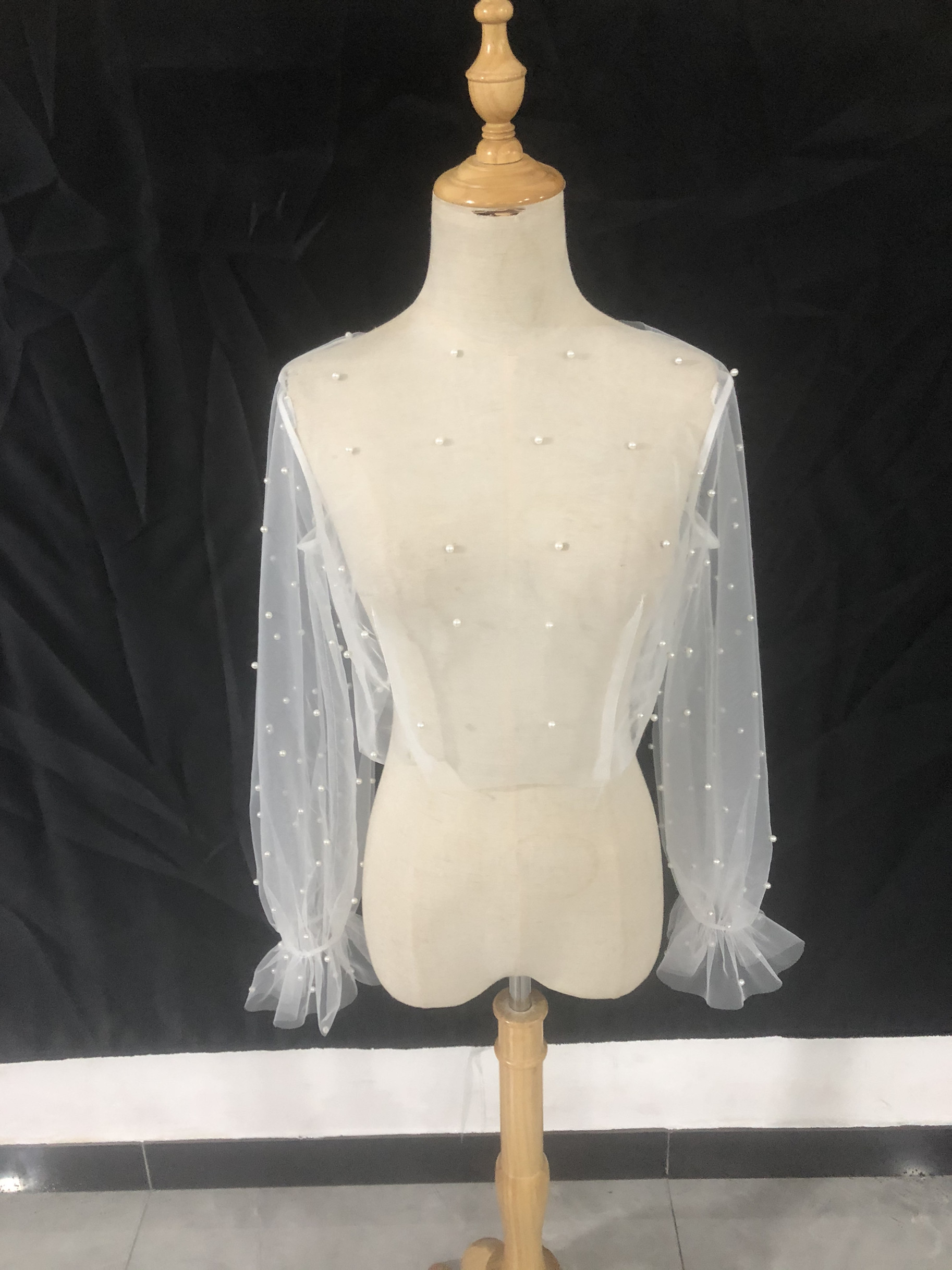 送料無料！ウエディングドレス中に入れるボレロ ソフトチュールパール  ホワイト 長袖　 花嫁
