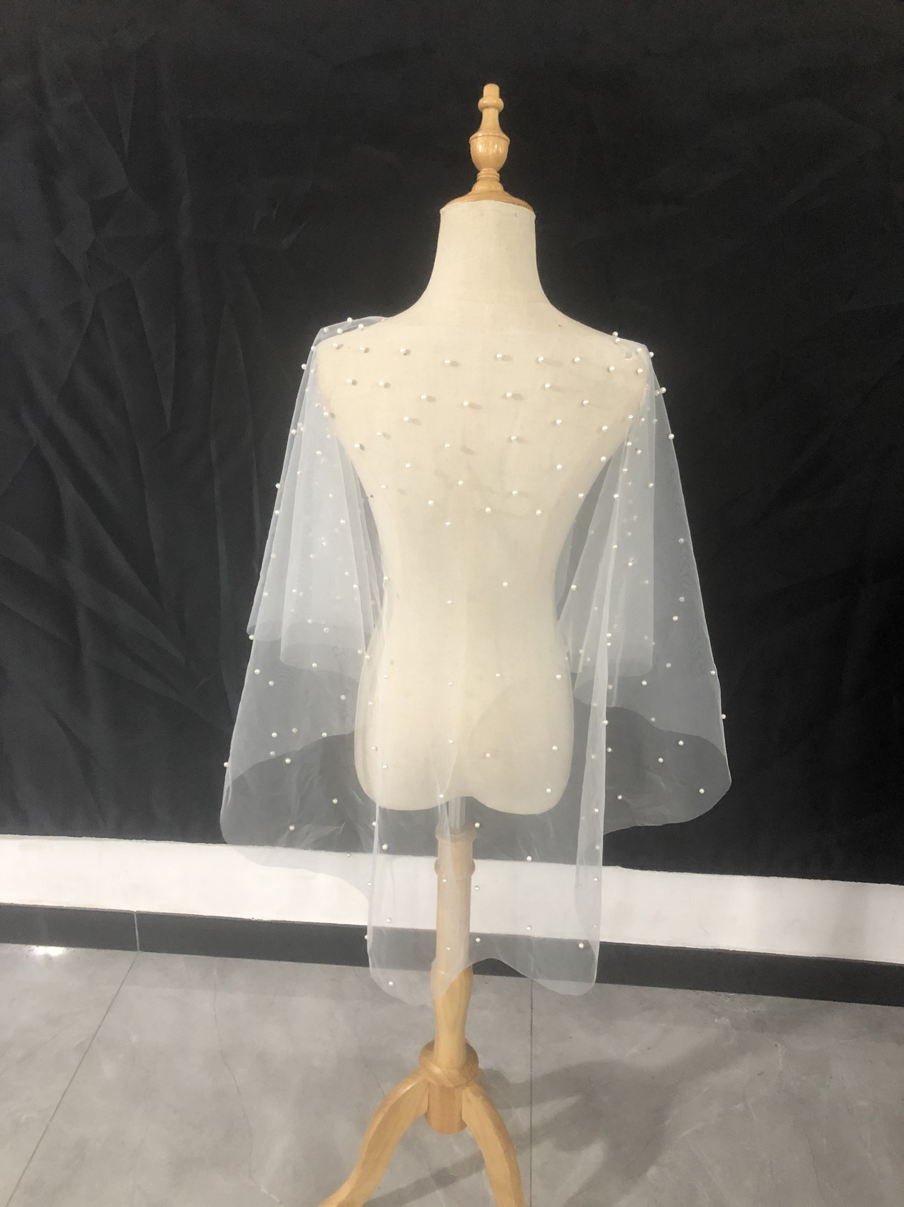 送料無料！ウエディングドレス中に入れるボレロ ソフトチュールパール  ホワイト  花嫁