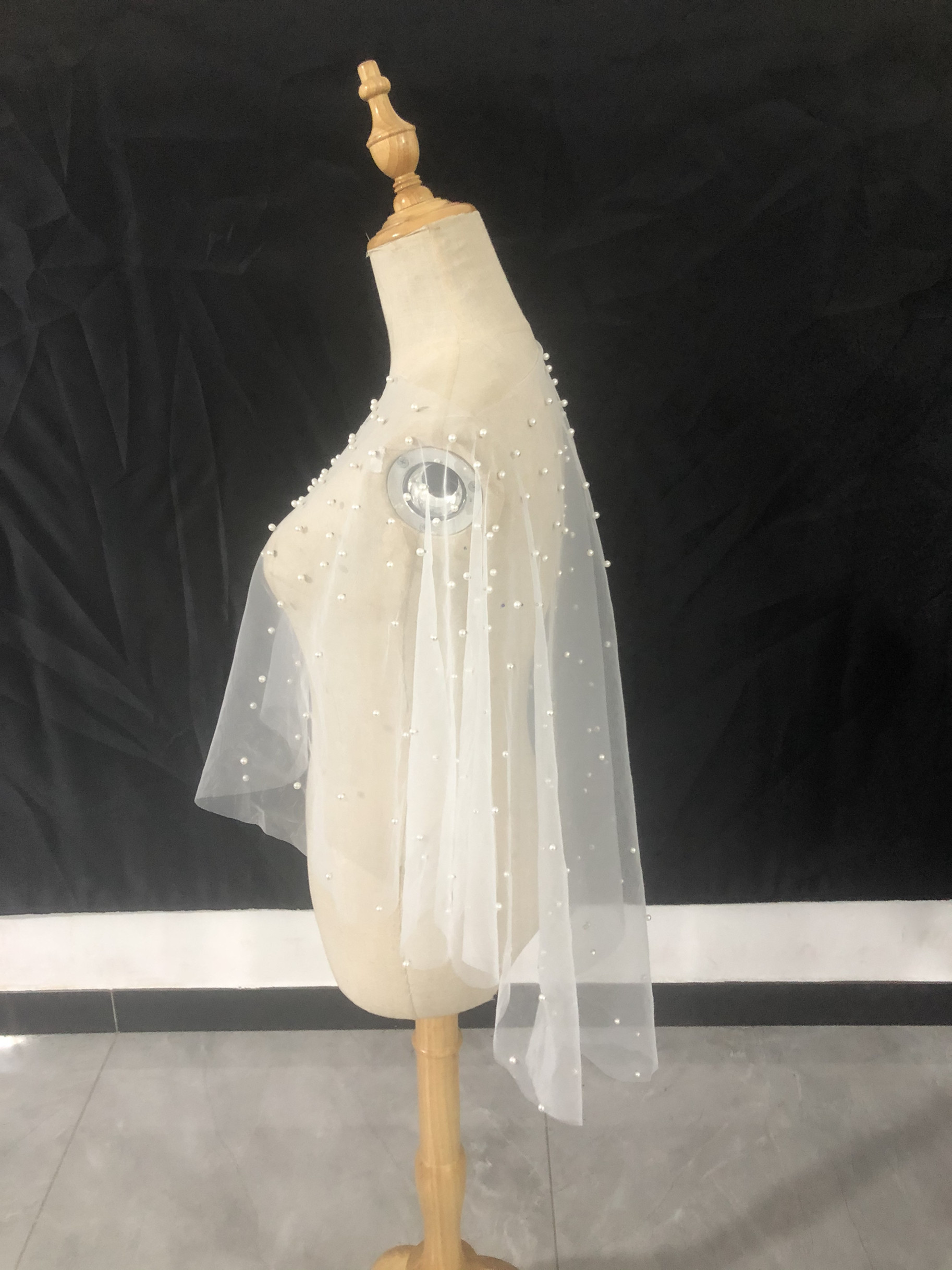 送料無料！ウエディングドレス中に入れるボレロ ソフトチュールパール  ホワイト  花嫁