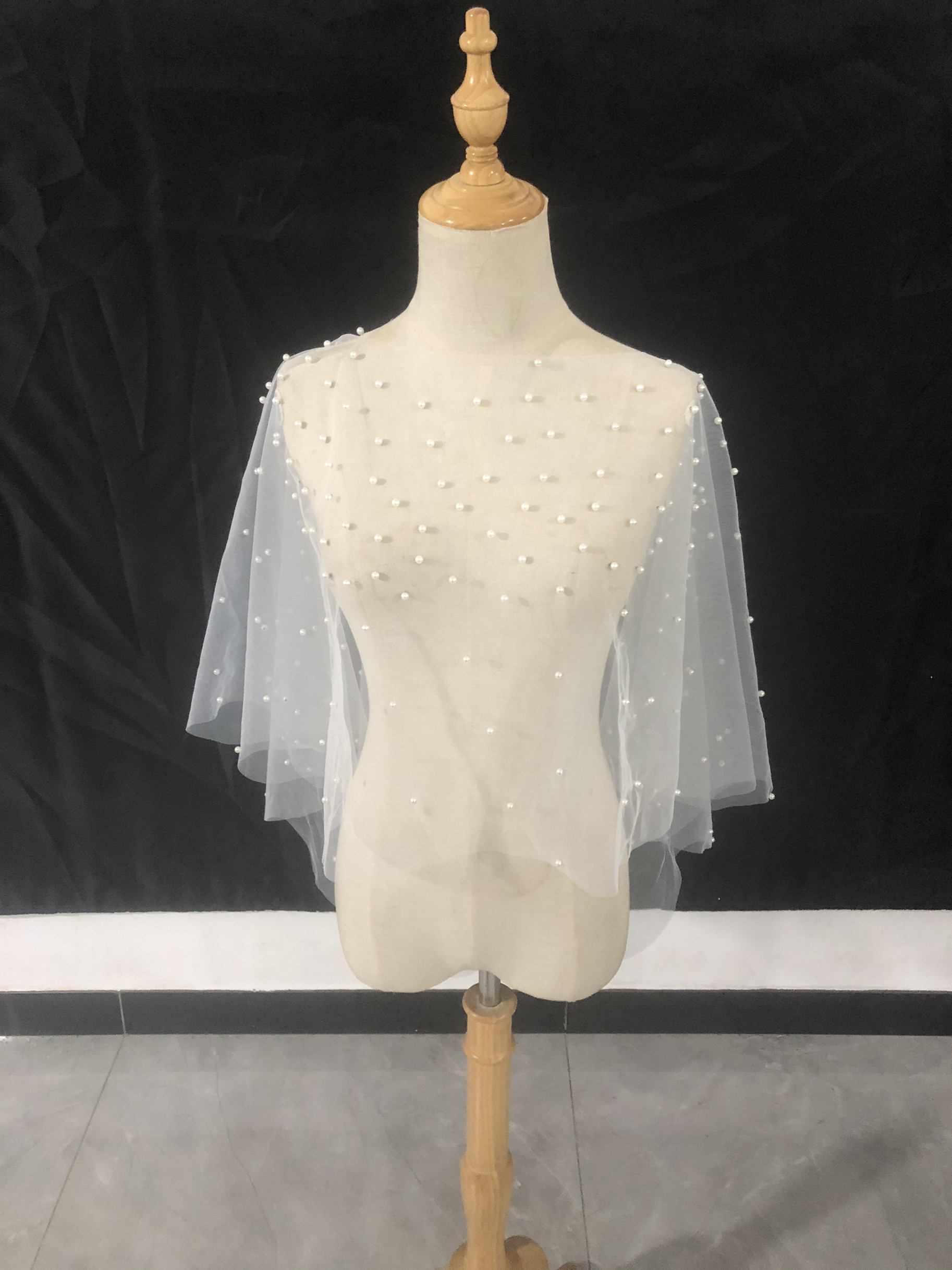 送料無料！ウエディングドレス中に入れるボレロ ソフトチュールパール  ホワイト  花嫁